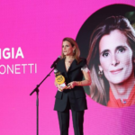 Ligia Bonetti recibe reconocimiento “TrayectoriaEmpresarial” en Days to Shine
