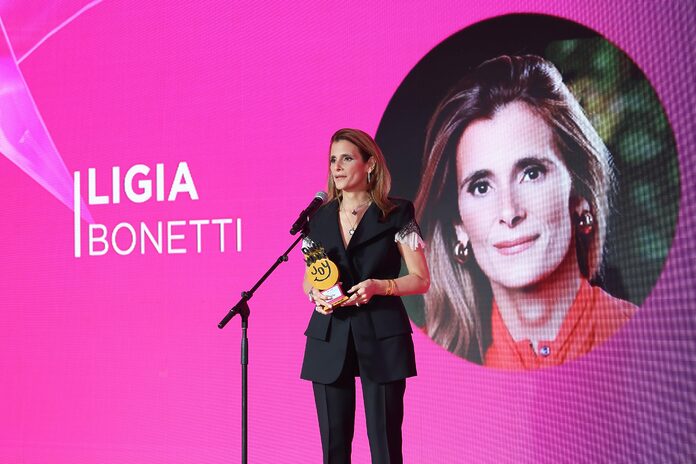 Ligia Bonetti recibe reconocimiento “TrayectoriaEmpresarial” en Days to Shine