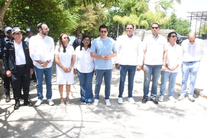 David Collado deja iniciada reconstrucción plaza de vendedores en Río San Juan.