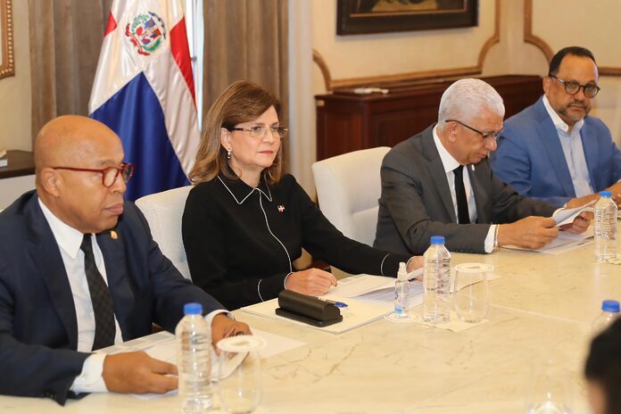 Consejo Nacional de la Magistratura sesiona en el Palacio Nacional