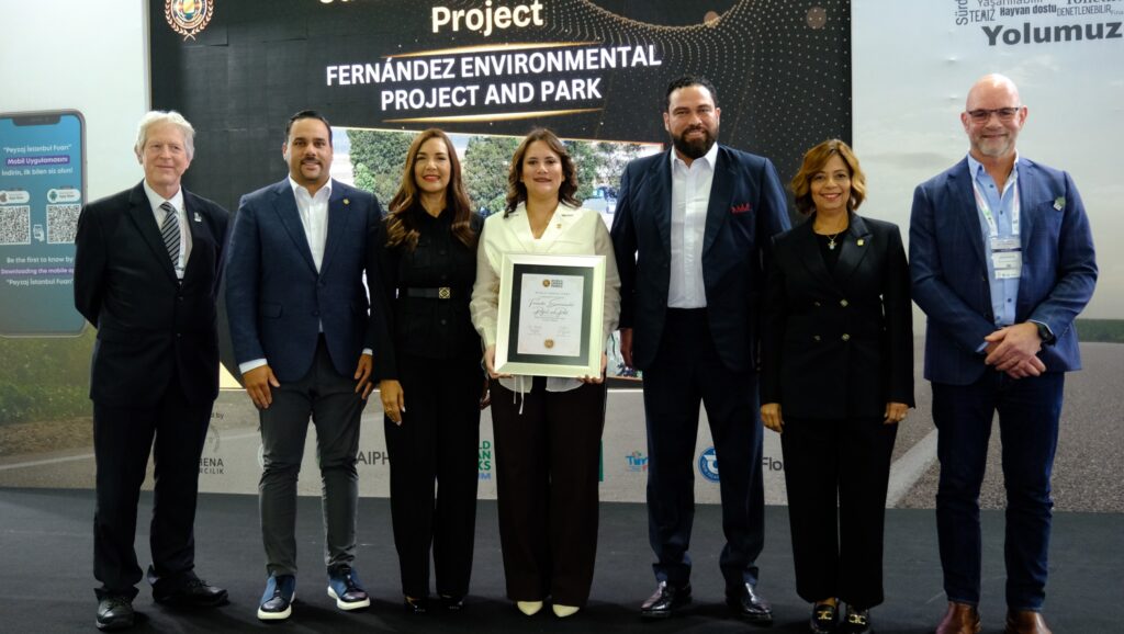 Alcaldía del Distrito Nacional recibe premio de la Asociación Mundial de Parques Urbanos (World Urban Parks)