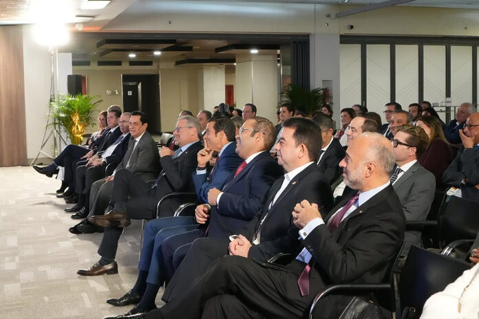 Alejandro Campos destaca transformación del sistema portuario dominicano durante la Semana Dominicana en España