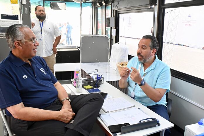 Luis Mejía Oviedo elogia organización de los Juegos Escolares y destaca el papel del INEFI en el desarrollo deportivo nacional
