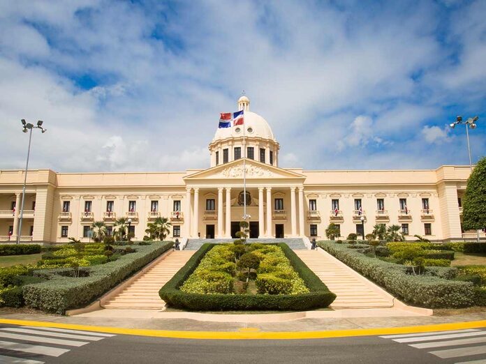 RD logra reducir su deuda pública y se mantiene entre los países más estables de la región