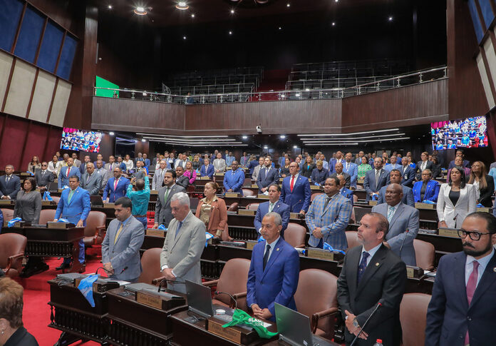 Diputados aprueban designar la circunvalación de Santo Domingo y avenida Ecológica con el nombre Juan Bosch y Peña Gómez