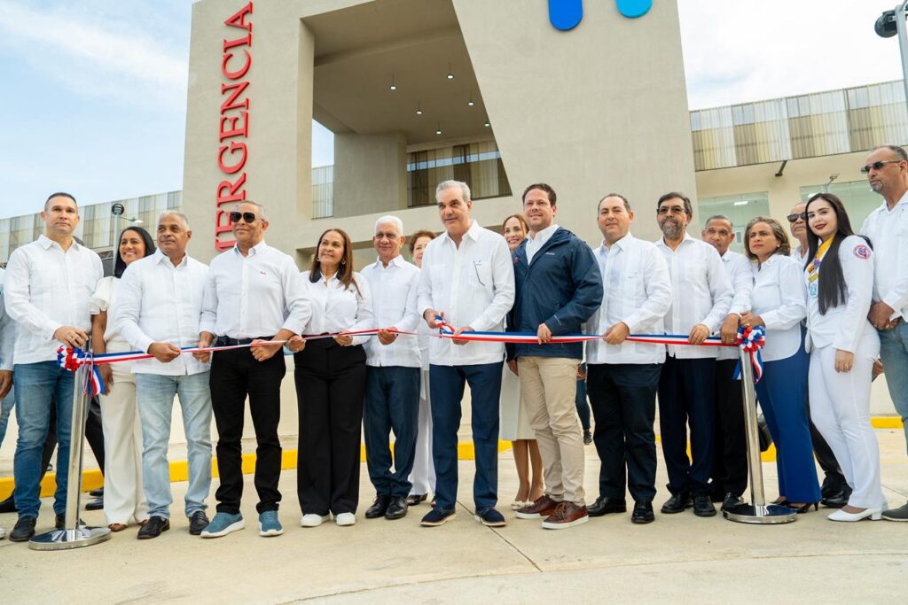 Presidente Abinader y Ministro Bonilla inauguran Hospital  Regional Universitario Dr. Ángel María Gatón de San Francisco de Macorís