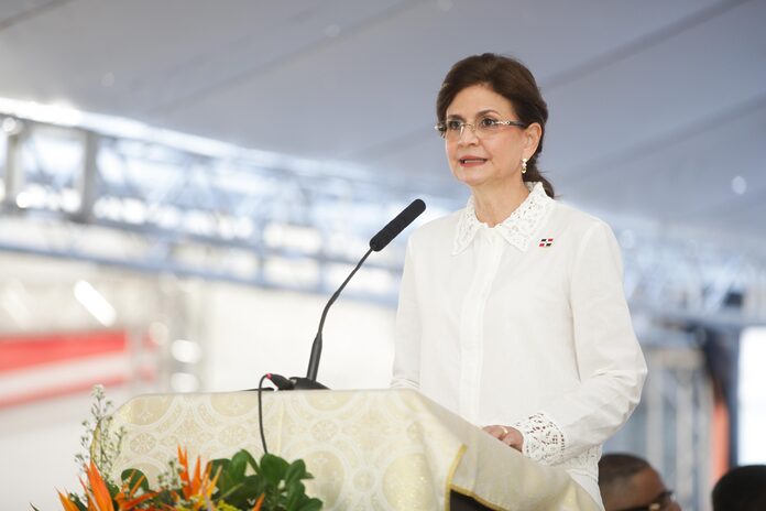 Raquel Peña da “un paso por la familia” junto a cientos de feligreses católicos