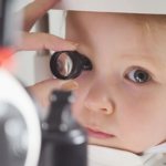 La hipermetropía sin corregir en niños, uno de los causantes del fracaso escolar