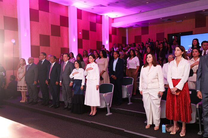 Raquel Peña destaca avance histórico del liderazgo femenino en el comercio exterior dominicano