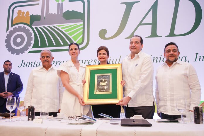 Raquel Peña encabeza reconocimiento “Agroempresa del Año 2025” otorgado a CAEI