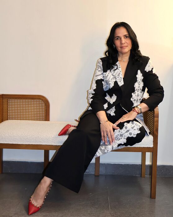 Clara Villanueva: De abogada a creadora de The Brow Place, una marca que redefine la belleza desde Miami hasta República Dominicana