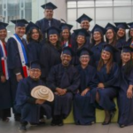 Dominicanos se gradúan de técnico en folklore en Panamá