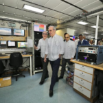 Presidente Abinader visita buque oceanográfico RRS James Cook en el Puerto de Santo Domingo