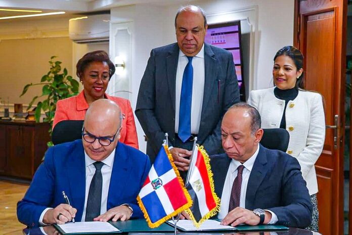RD y Egipto firman acuerdo académico para el desarrollo de la Aviación Civil Internacional.