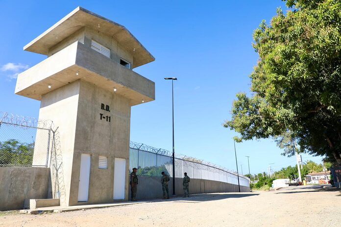 Ministro de Defensa presenta avances de la Verja Perimetral Inteligente al presidente Abinader y al presidente electo de Chile, José Antonio Kast