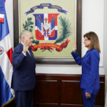 Raquel Peña juramenta a Pedro Urrutia como nuevo director de la DGII