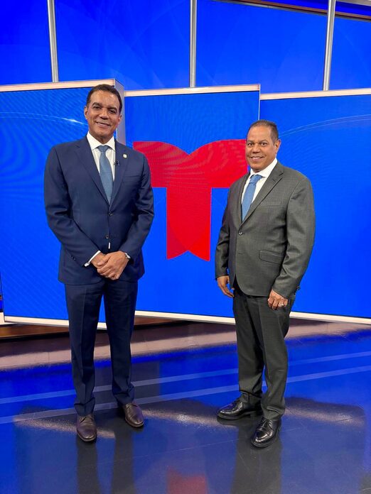 Carlos Gómez encabeza reconocimiento del Senado a Telemundo en Nueva York