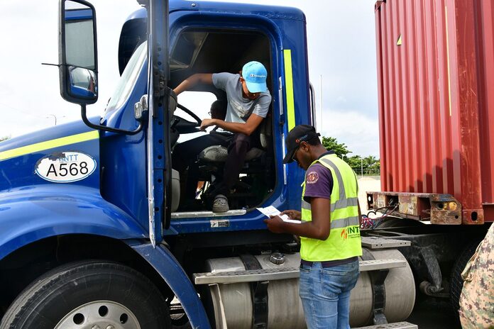 INTRANT reitera que no permitirá el tránsito de camiones pesados que violen la ley, para así evitar accidentes y salvar vidas