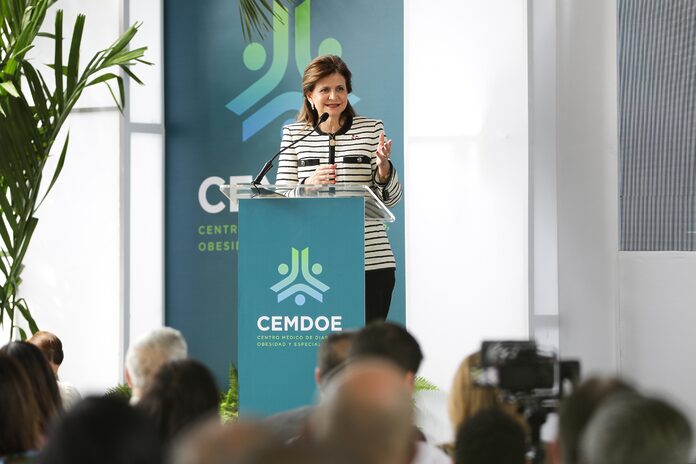 Raquel Peña encabeza inauguración de la nueva etapa hospitalaria de CEMDOE