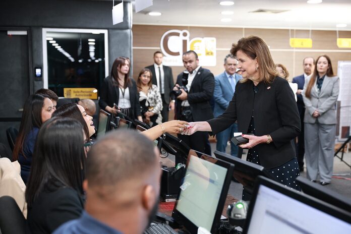 Raquel Peña tras recibir nueva cédula afirma que no es solo un documento, sino un paso que consolida la democracia