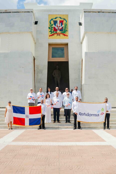 Refidomsa Rinde Honores a los Padres de la Patria 
