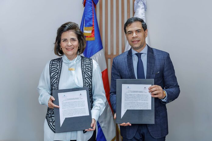 Ministerio de Cultura y Fundación Eduardo León Jimenes firman convenio en favor de la literatura dominicana
