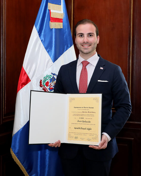 Consejo de Regidores y Alcaldía del DN reconocen la trayectoria del joven diplomático Gerardo Rafael Giglio Machado por su destacada labor en el servicio público