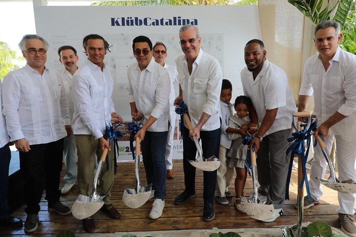 Presidente Abinader deja iniciados los trabajos del Club de Playa e inaugura Muelle Turístico del Atelón en Isla Catalina