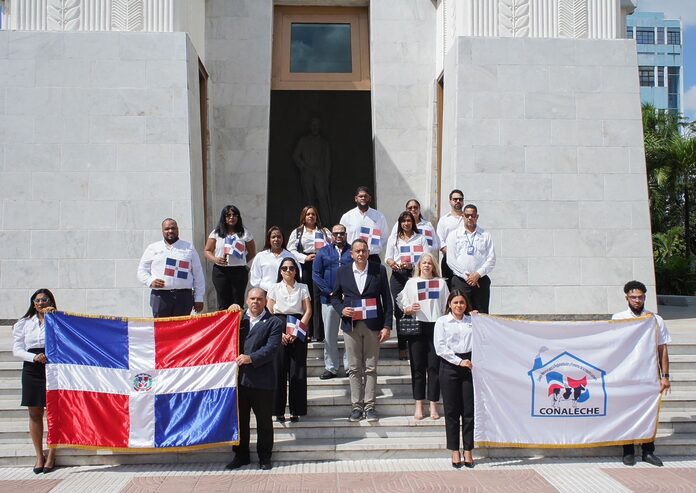 CONALECHE deposita ofrenda floral en el Altar de la Patria en honor a los héroes de la Independencia Nacional
