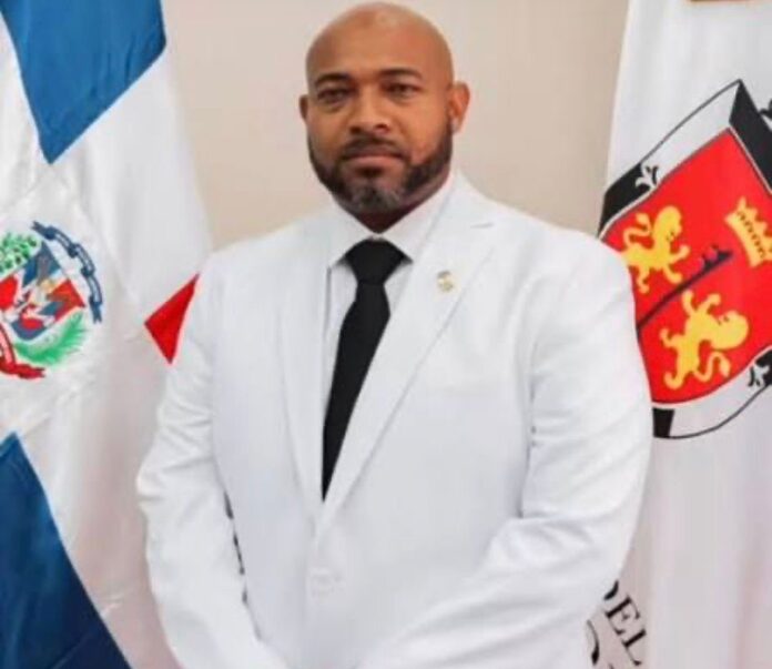 Fuerza del Pueblo designa al regidor Jairo Doñe como Secretario de Transporte del Distrito Nacional