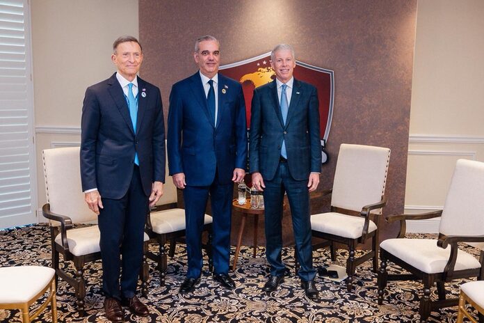 Abinader sostiene reunión bilateral con el secretario de Energía de Estados Unidos en la cumbre “Escudo de las Américas”