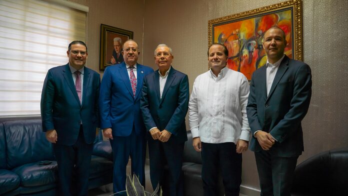 Gobierno dialoga con expresidente Danilo Medina sobre crisis en Oriente Medio