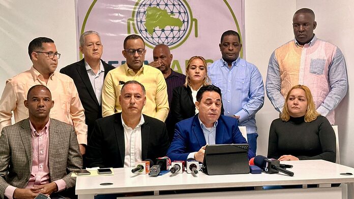 FENABANCA alerta sobre expansión ilegal de bancas y exige acción inmediata del Gobierno