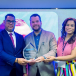 3er Congreso FUCIMDRES reconoce a Orlando Jorge Villegas por su aporte al fortalecimiento de los medios en la era de la inteligencia artificial