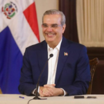 Presidente Abinader destina más de 5.3 millones de pesos de su salario de 2025 a fundaciones y proyectos sociales