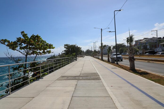 Presidente Abinader y ministro Collado inauguran segunda etapa del malecón de Santo Domingo Este.