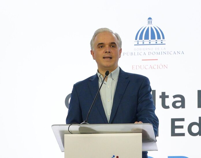 Luis Miguel De Camps encabeza foro sectorial del MINERD en el marco de la Consulta Nacional para el Futuro de la Educación Dominicana