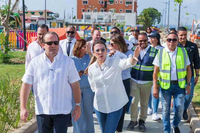 Carolina y Paliza supervisan trabajos finales del Paseo 30 de Mayo y anuncian su inauguración la próxima semana